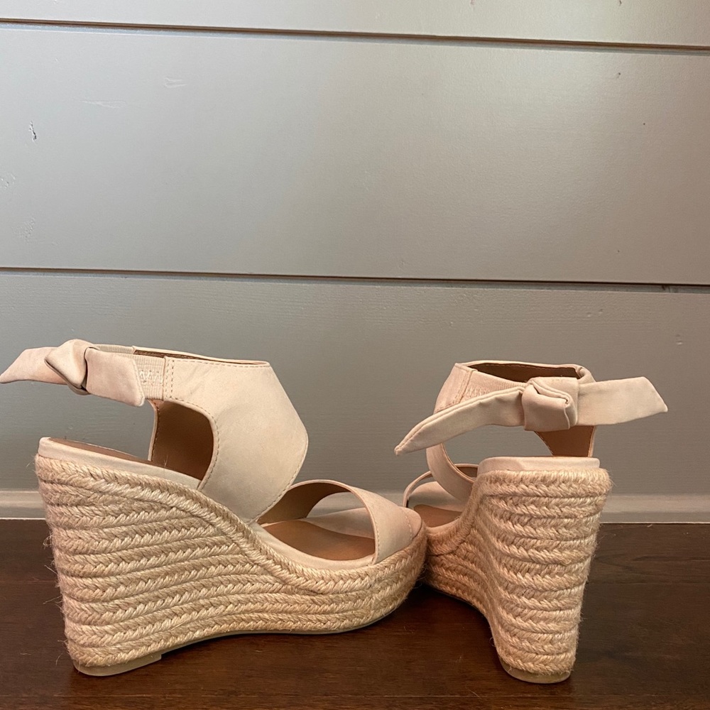 Cream wedges